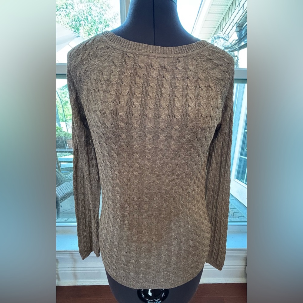 Jones New York Women's Gold Cable Knit Crewneck Sweater. Small.